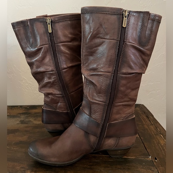 Pikolinos real leather mid calf boot. EU Size 38 - Picture 5 of 16